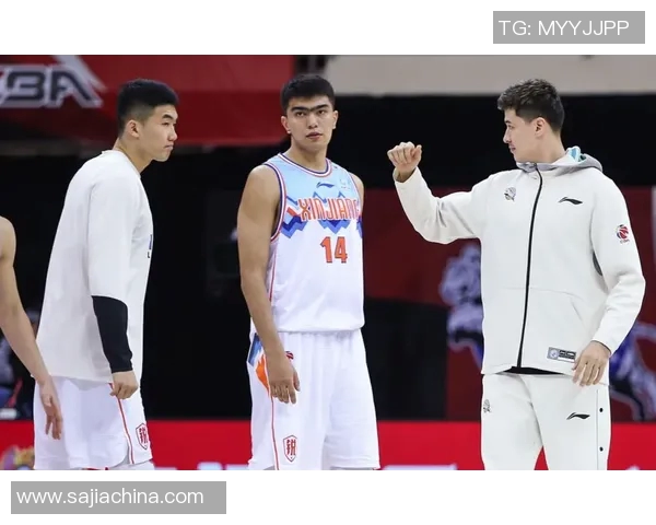 新疆队26号球员鲁吐布拉表现抢眼被誉为新一代球场新星 新疆队26号球员鲁吐布拉表现抢眼被誉为新一代球场新星