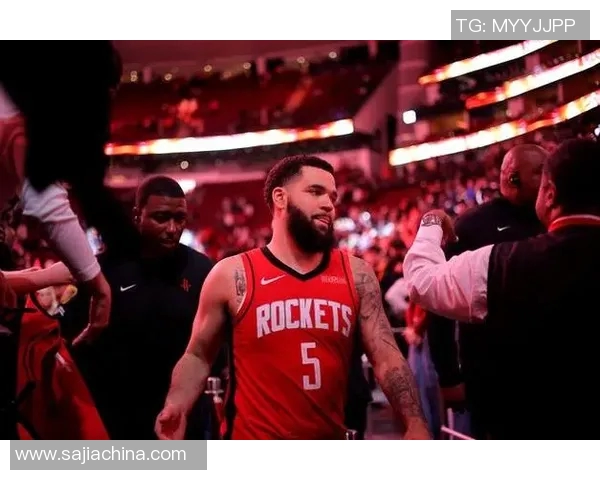 火箭控卫崴克斯顿因伤缺席季后赛，赛季报销，火箭队前景堪忧